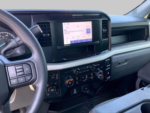 Used 2025 Ford F250 XL AWD/4WD image 7