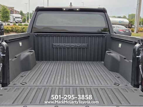 Used 2025 Toyota Tacoma SR AWD/4WD image 13