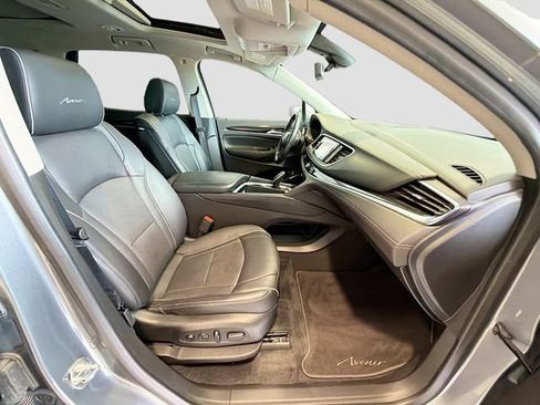 Used 2020 Buick Enclave Avenir w/ Avenir Technology Package AWD/4WD image 26