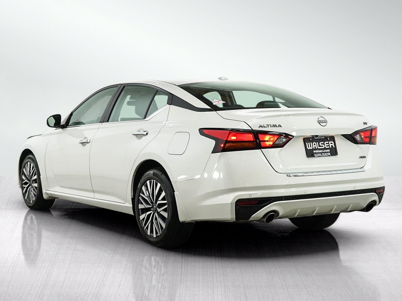 Used 2023 Nissan Altima 2.5 SV w/ SV Premium Package AWD/4WD image 3