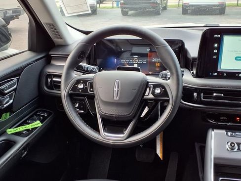 New 2026 Lincoln Aviator AWD image 12