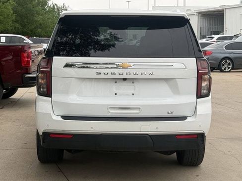 Used 2024 Chevrolet Suburban LT RWD image 5