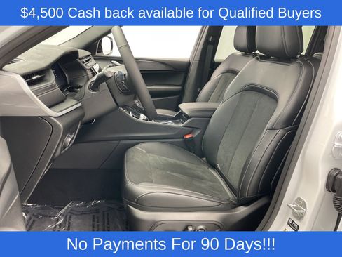 New 2025 Jeep Grand Cherokee L Altitude image 8