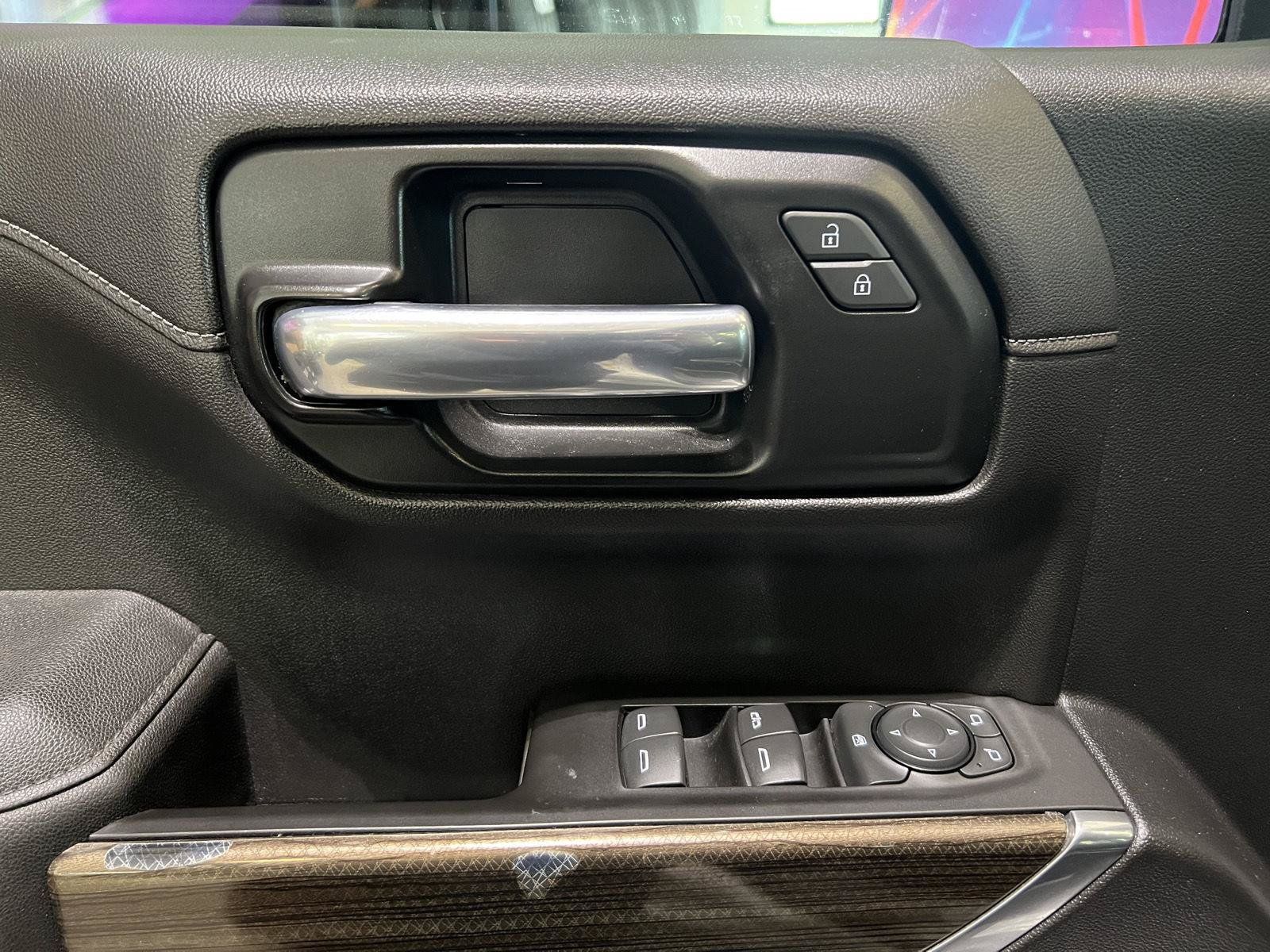 Used 2020 Chevrolet Silverado 1500 RST AWD/4WD image 17