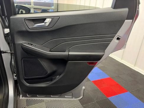 Used 2023 Ford Escape Platinum AWD/4WD image 18