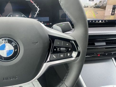 Used 2025 BMW 330i Sedan w/ Premium Package image 23