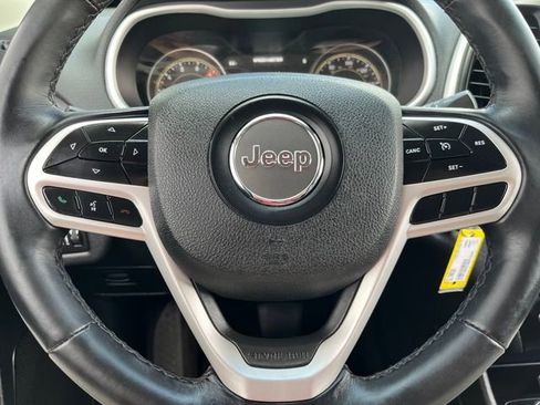 Used 2017 Jeep Cherokee Trailhawk w/ Trailer Tow Group AWD/4WD image 21