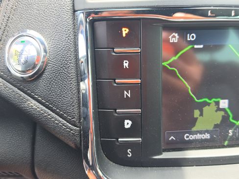 Used 2020 Lincoln Continental w/ Convenience Package FWD image 19