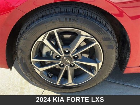 Certified 2024 Kia Forte LXS w/ LXS Technology Package image 9
