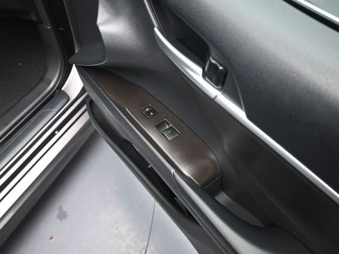 Used 2024 Toyota Camry SE image 33