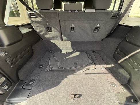 Used 2025 Jeep Wrangler Rubicon w/ Safety Group image 25