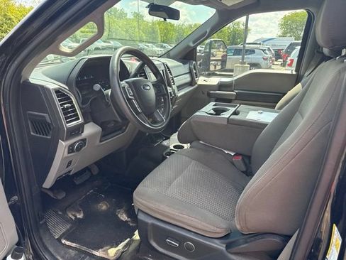 Used 2017 Ford F250 XLT w/ XLT Premium Package AWD/4WD image 8