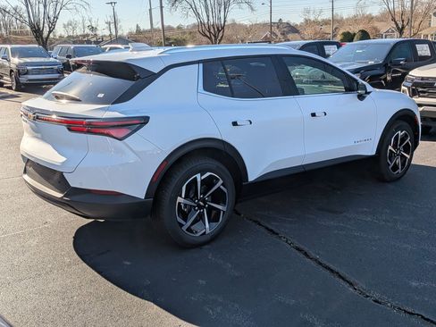 New 2026 Chevrolet Equinox EV LT image 8