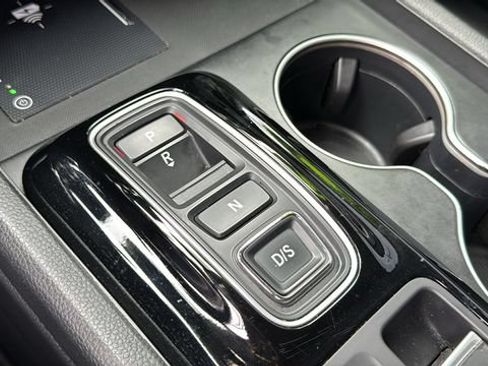 Used 2025 Honda Pilot Touring image 21