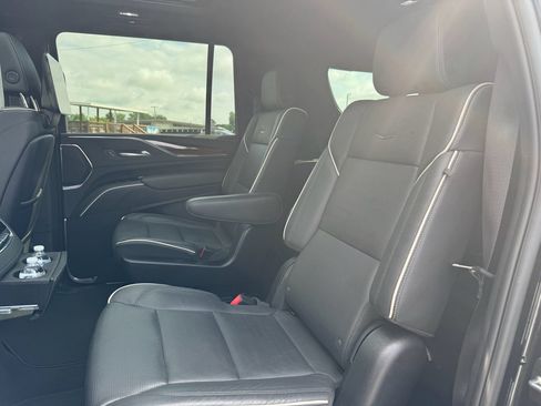 Used 2023 Cadillac Escalade ESV Premium Luxury w/ Performance Package AWD/4WD image 16