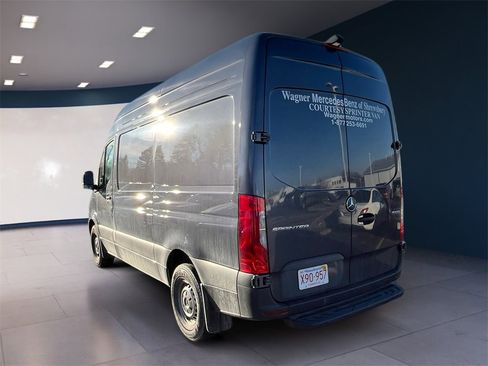 Used 2025 Mercedes-Benz Sprinter 2500 image 2
