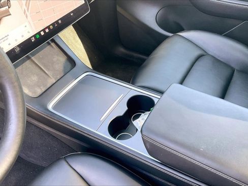 Used 2021 Tesla Model Y Long Range AWD/4WD image 15