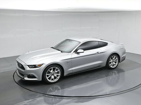 Used 2015 Ford Mustang GT Premium w/ Equipment Group 401A RWD image 39