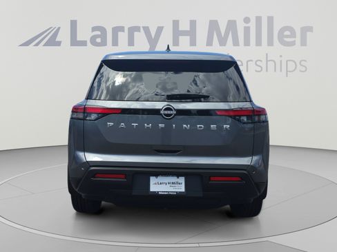 Used 2024 Nissan Pathfinder S FWD image 4