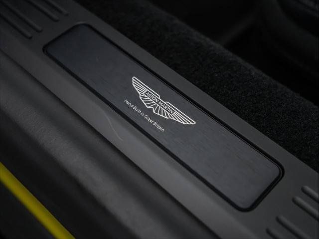 Used 2025 Aston Martin V8 Vantage Coupe RWD image 22