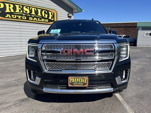 Used 2023 GMC Yukon XL SLT AWD/4WD image 2