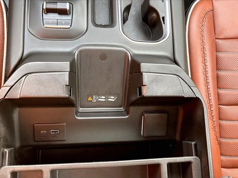 Used 2024 GMC Sierra 1500 Denali Ultimate image 17