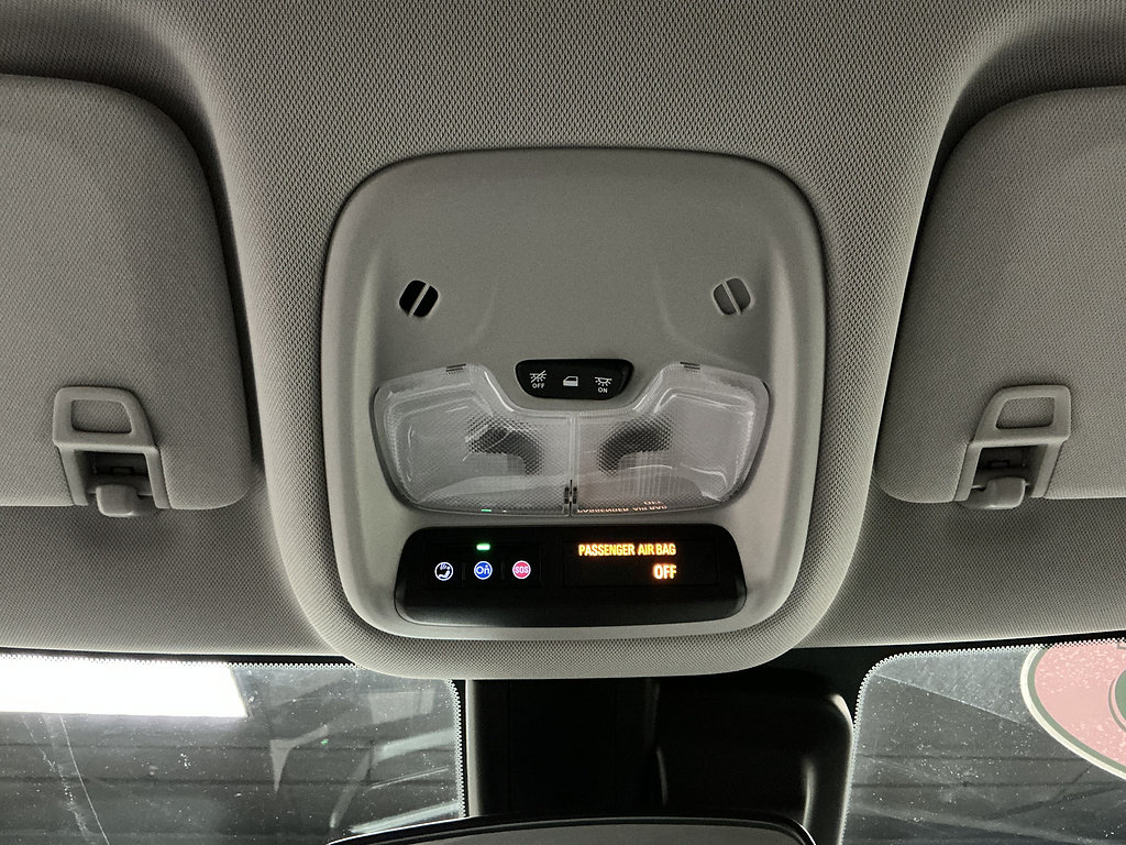 Used 2025 Chevrolet TrailBlazer LT w/ LT Cold Weather Package FWD image 18