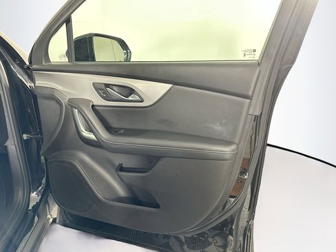 Used 2025 Chevrolet Blazer LT FWD image 29