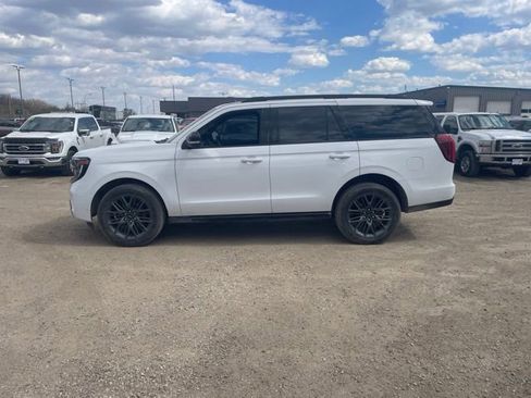 Used 2025 Ford Expedition Platinum w/ Stealth Performance Package AWD/4WD image 3