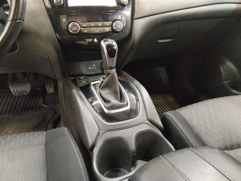 Used 2019 Nissan Rogue SV w/ Premium Package AWD/4WD image 26