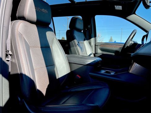 Used 2021 Chevrolet Suburban High Country image 22