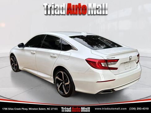 Used 2018 Honda Accord Sport image 7