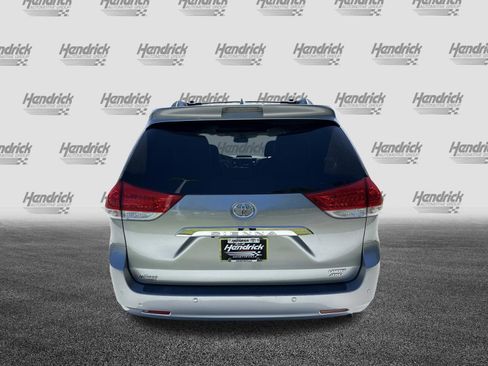 Used 2013 Toyota Sienna Limited w/ Premium Pkg AWD/4WD image 9