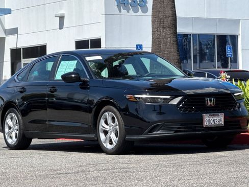 Certified 2025 Honda Accord LX image 7