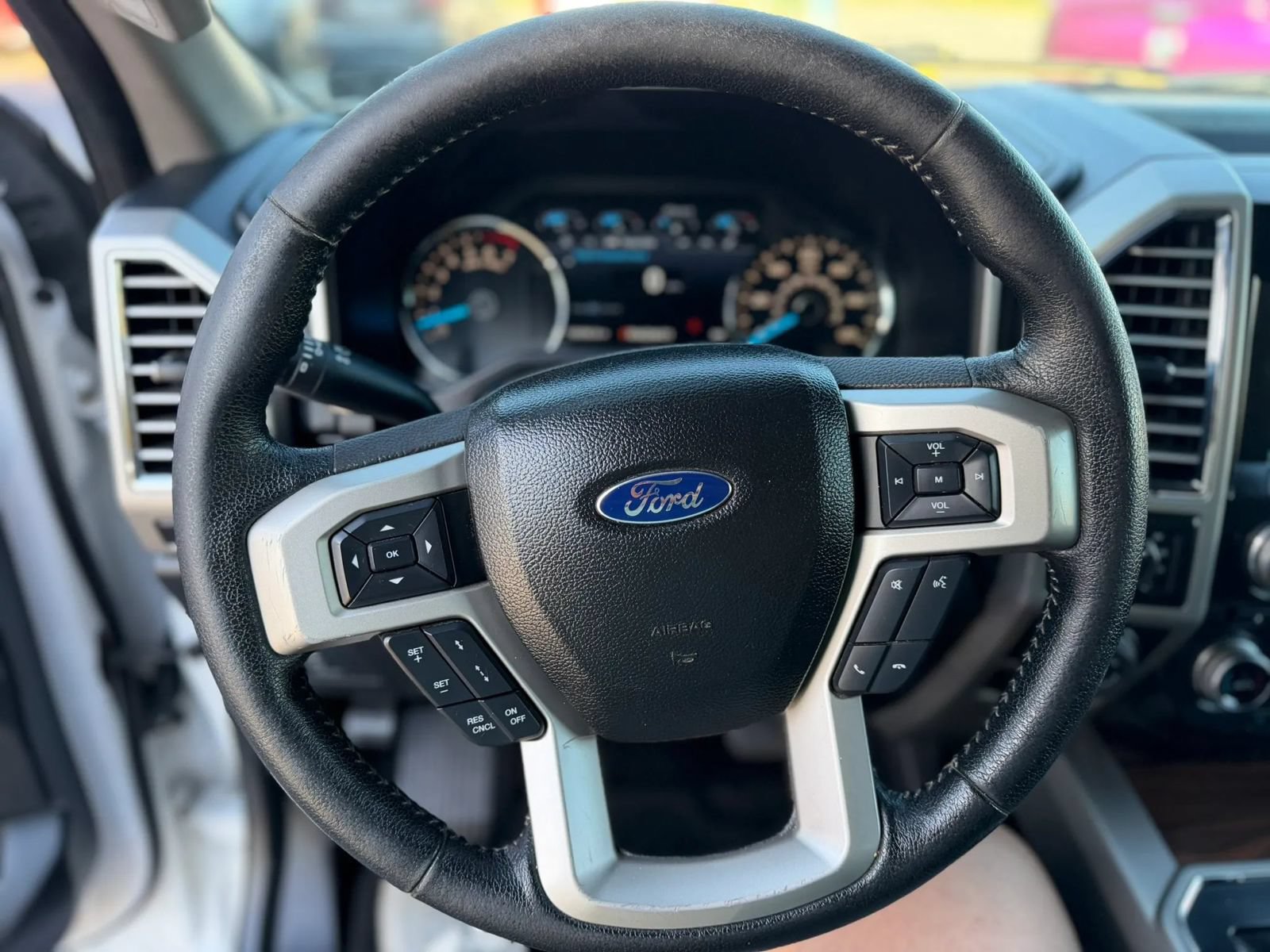Used 2016 Ford F150 Lariat w/ Equipment Group 502A Luxury AWD/4WD image 11