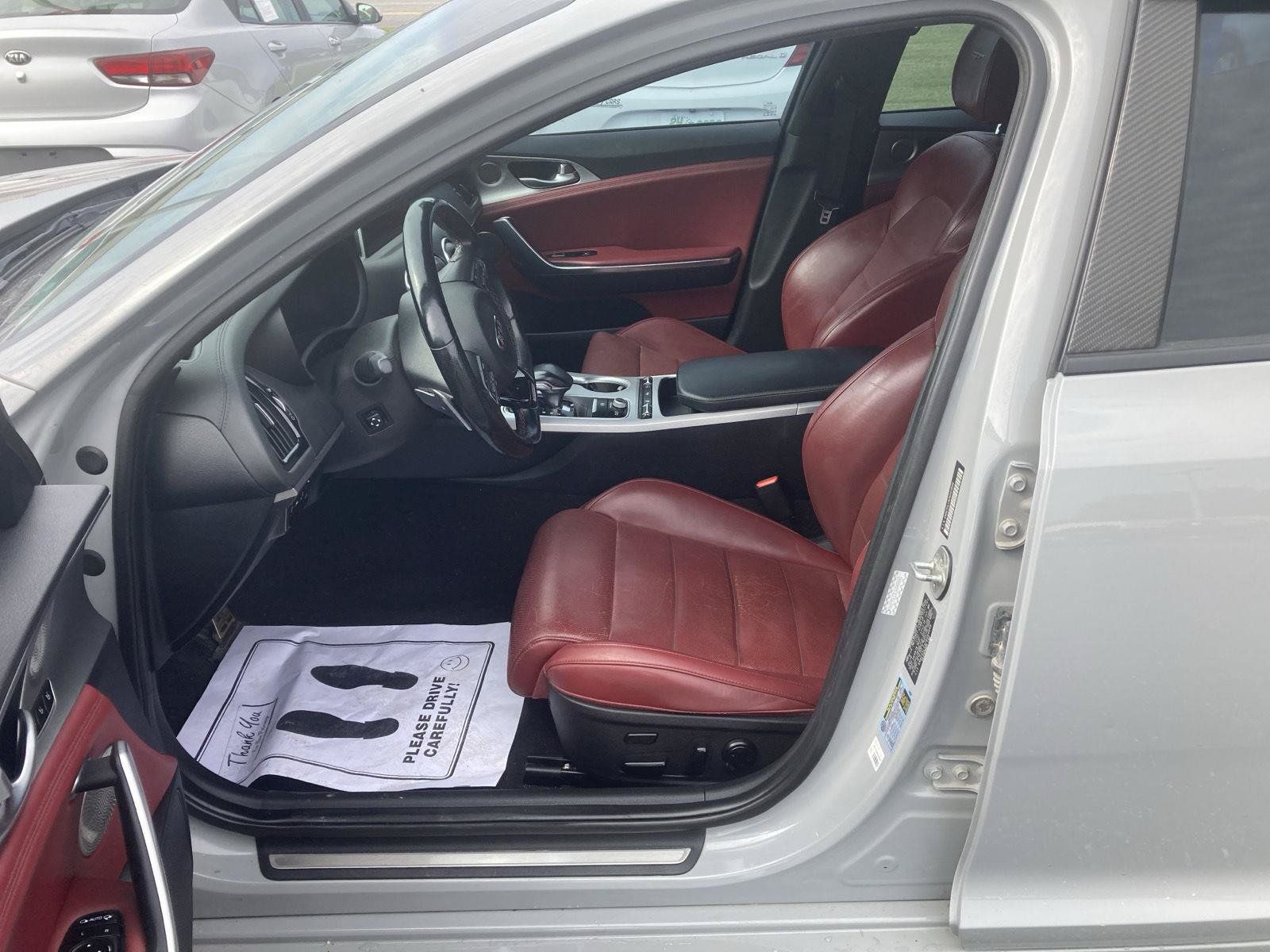 Used 2018 Kia Stinger GT2 AWD/4WD image 10
