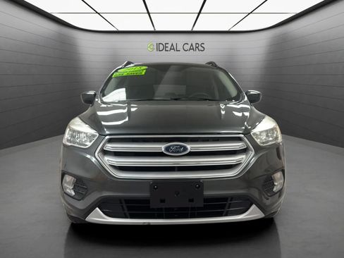 Used 2018 Ford Escape SE FWD image 2