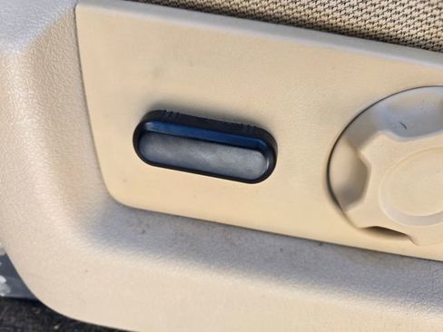 Used 2011 Ford F150 XLT w/ XLT Chrome Pkg image 14