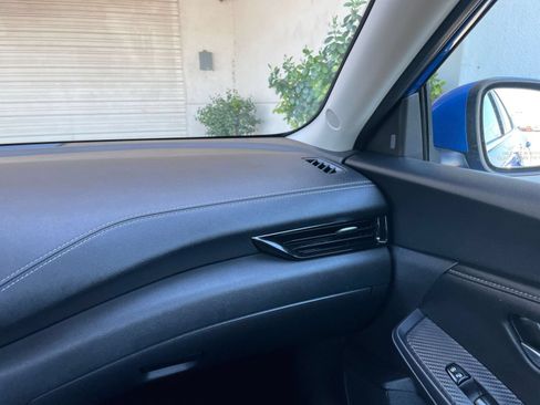 Used 2025 Nissan Sentra SV FWD image 35