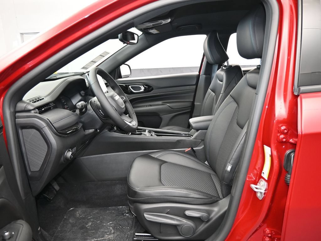 New 2026 Jeep Compass Latitude AWD/4WD image 11