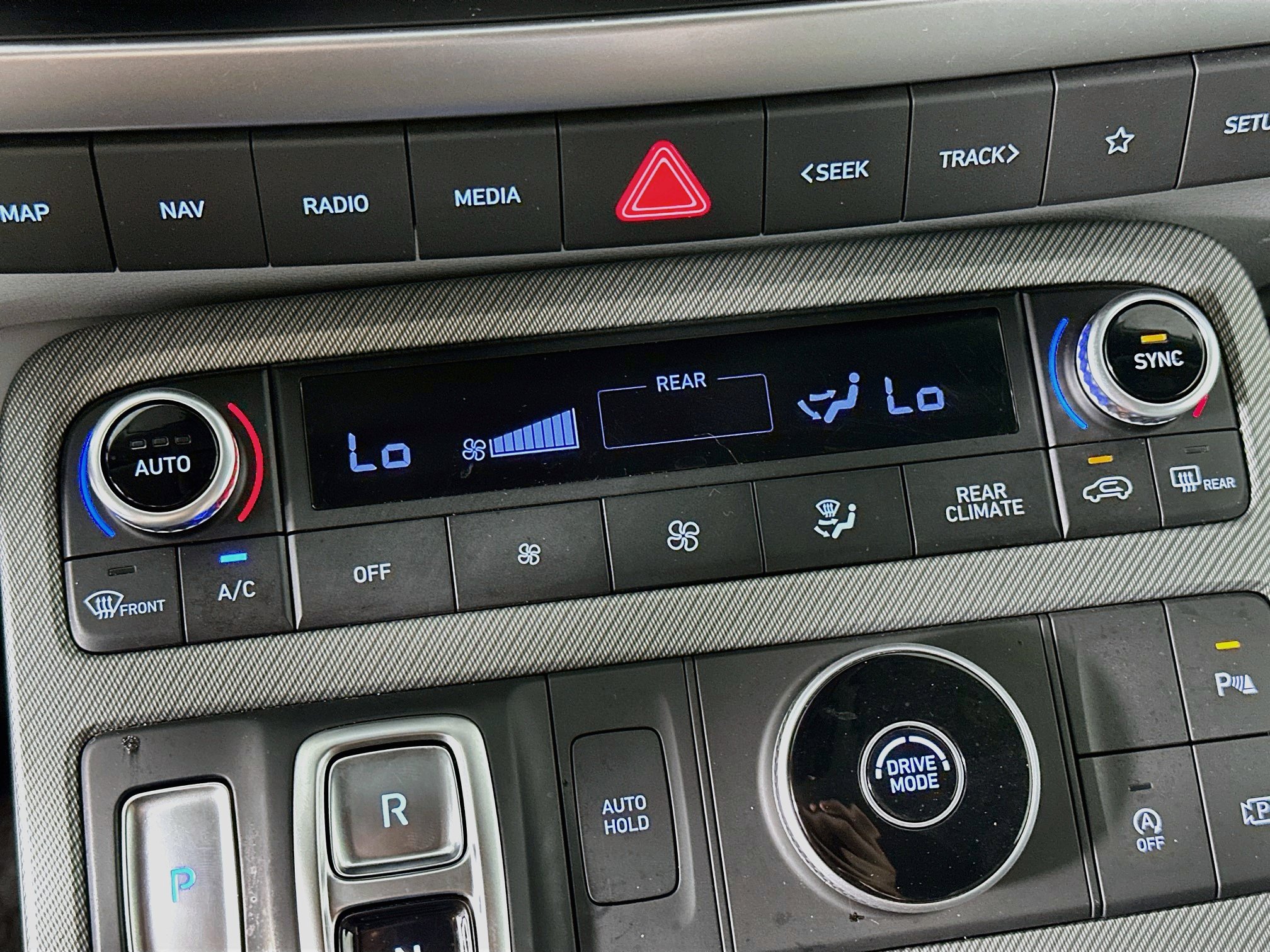 Used 2025 Hyundai Palisade SEL FWD image 24