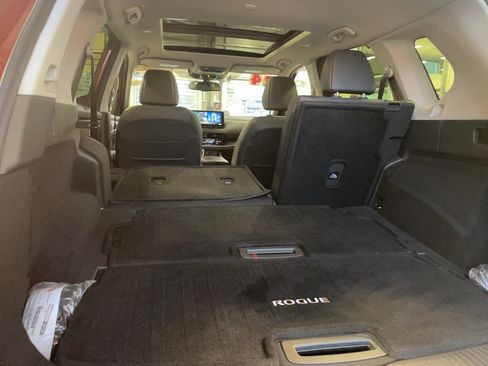 Used 2024 Nissan Rogue Platinum w/ Platinum Premium Package image 27