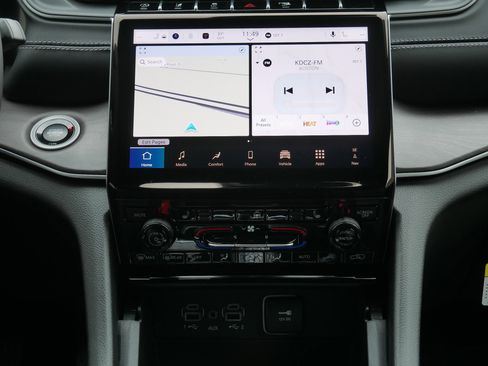 New 2025 Jeep Grand Cherokee Limited image 10