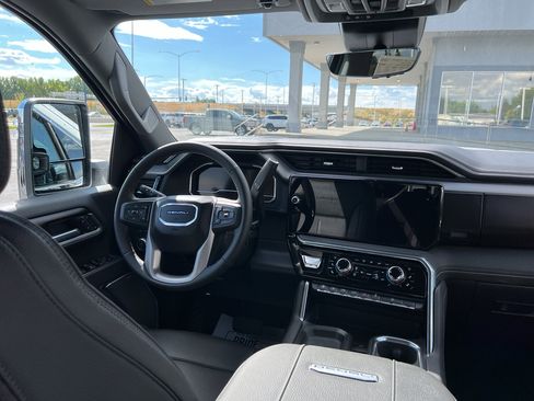 New 2025 GMC Sierra 3500 Denali w/ Denali Reserve Package image 27