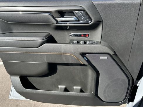 Used 2025 GMC Sierra 1500 AT4 AWD/4WD image 22