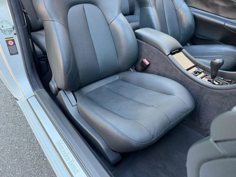 Used 2000 Mercedes-Benz CLK 320 Cabriolet image 28