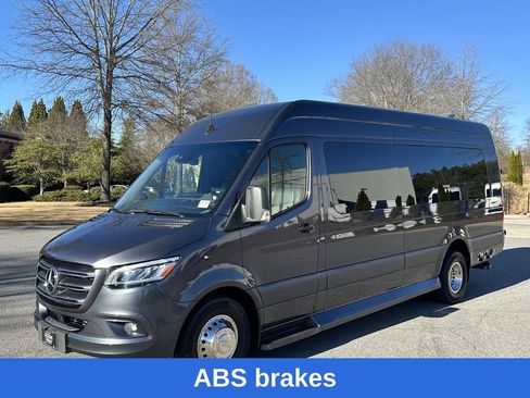 Used 2022 Mercedes-Benz Sprinter 3500 image 3
