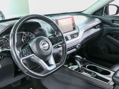 Used 2024 Nissan Altima 2.5 SR FWD image 22