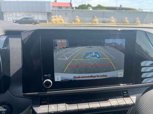 Used 2025 Toyota Camry SE FWD image 24