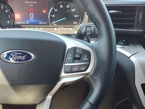 Used 2021 Ford Explorer XLT w/ Equipment Group 202A AWD/4WD image 12
